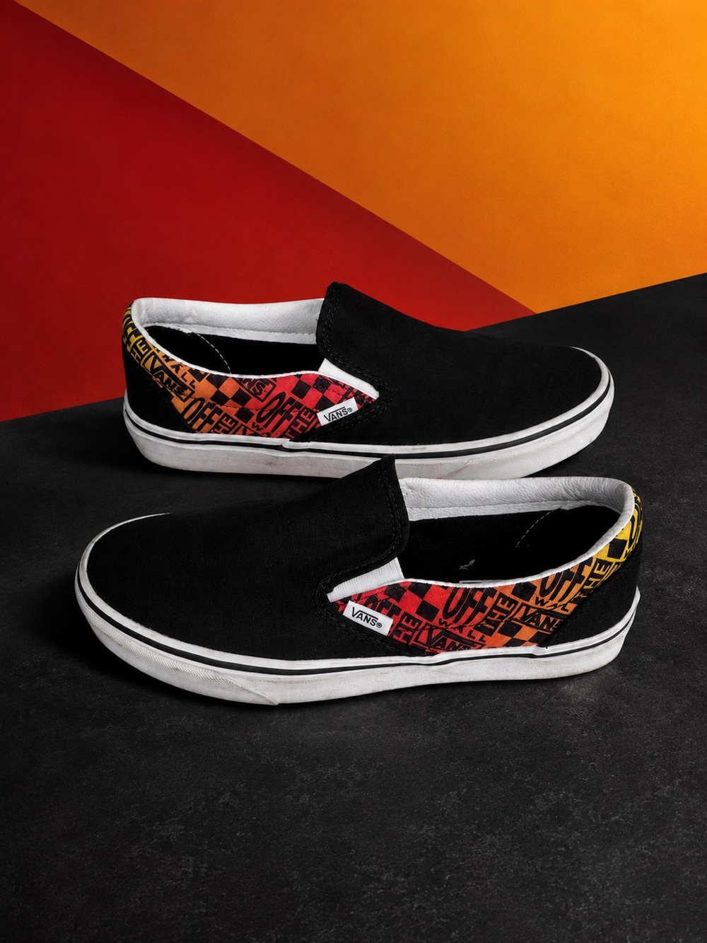 Vans Men's Logo Flame Classic Slip-Ons Size 8